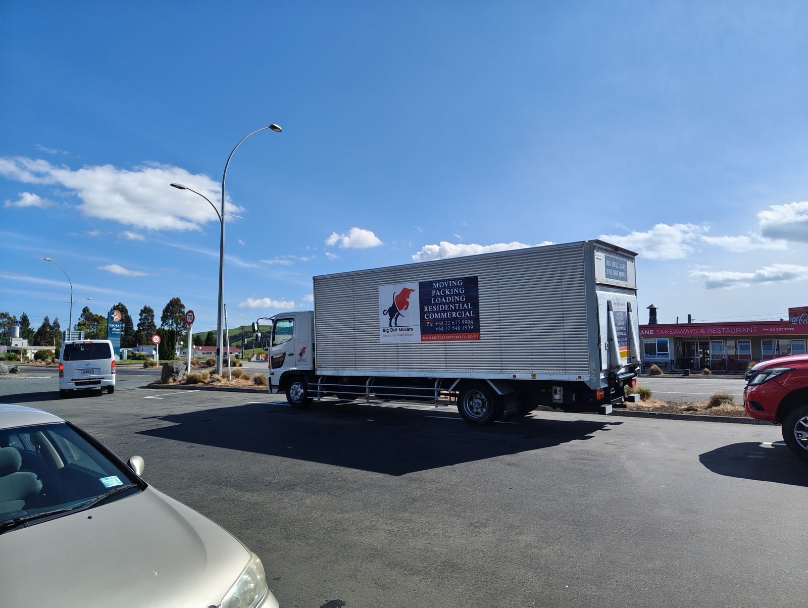 Big Bull Movers truck ready for an Auckland move